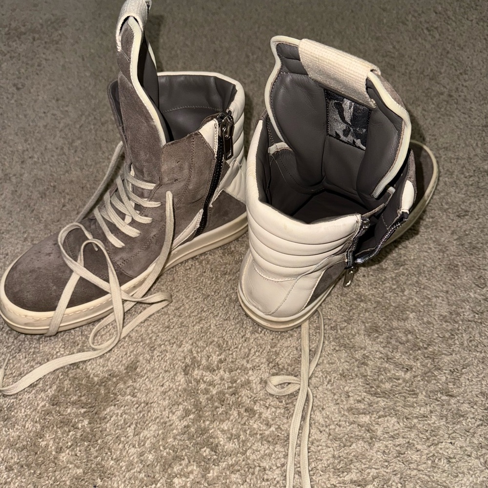 Rick Owens Gray Suede High-Top Sneakers with Cream Accents - Picture 5 of 11